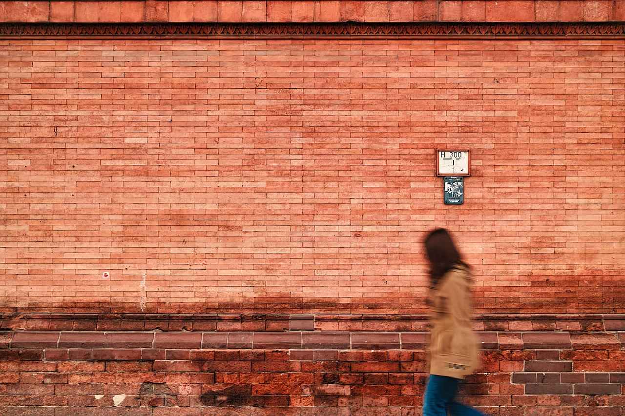 How to Adjust Shutter Speed for Optimal Motion Blur?